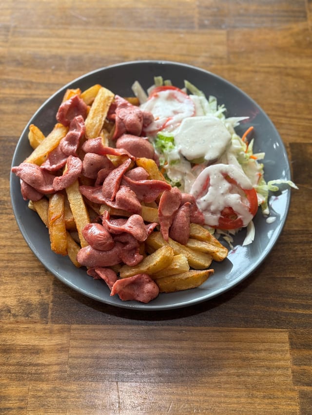 Salchipapas.